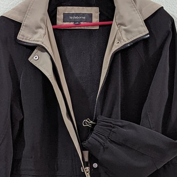 Liz Claiborne Black & Beige Lined Raincoat w/Removable Hood (LP) - Picture 3 of 11